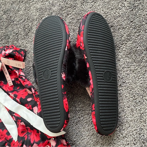 Victoria’s Secret Floral Silk Slippers with Bag BNWT Medium - Picture 2 of 4